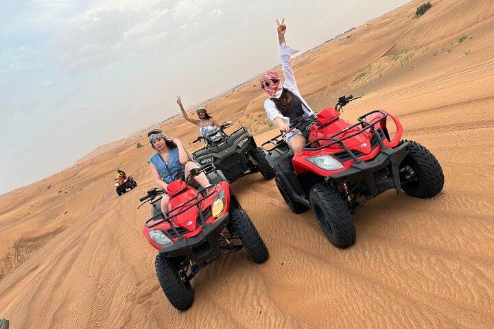 Safari VIP dans le désert de Dubaï avec Quad Bike & 5 - Star Luxury Camp
