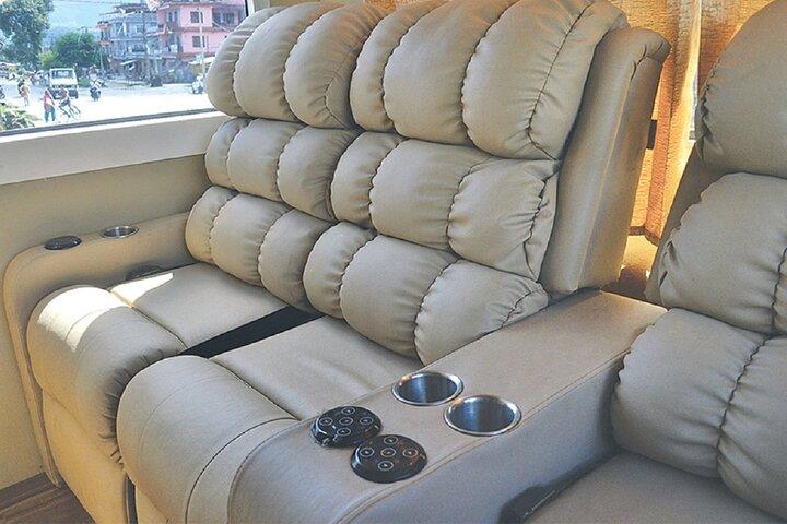 Autobús con sofá de lujo de Katmandú a Pokhara