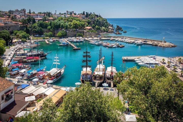 Antalya City Tour: Old Town, Duden Waterfall, Båttur & Lunch