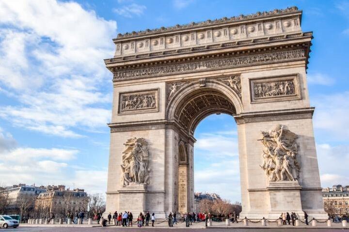 Paris Museum Pass & 24 ore. Biglietto combinato Hop On Hop Off