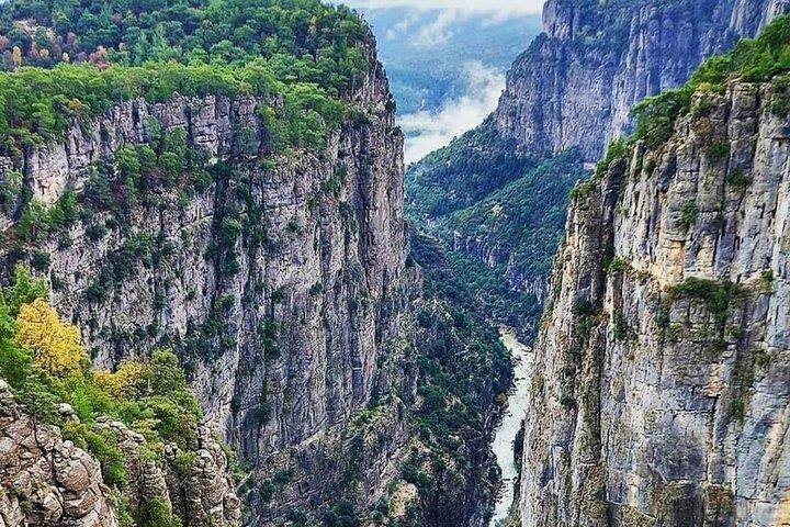 Tour combinato del Tazı Canyon e Rafting da un lato