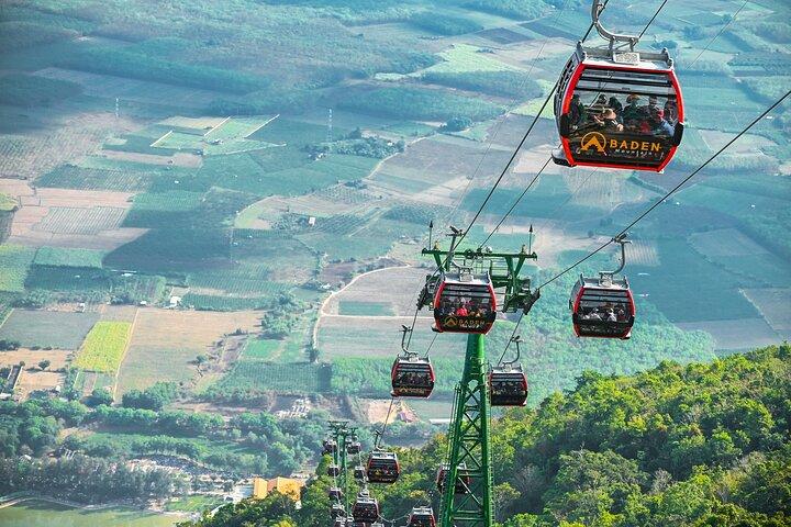 Tay Ninh Tour: Cao Dai Temple & Ba Den Mountain fra Saigon