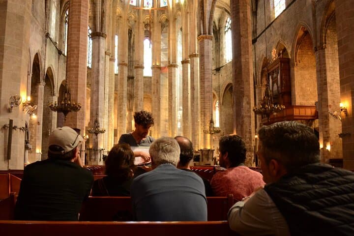 El Born: Santa Maria del Mar Tour with Exclusive Rooftop Views