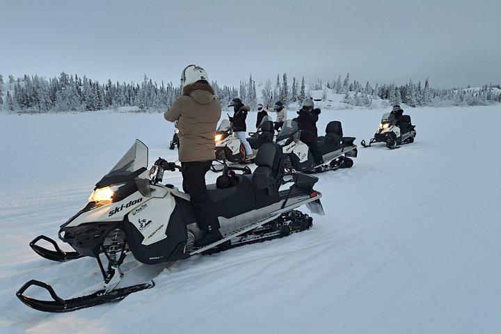 Aventure motoneige pour débutants à Yellowknife