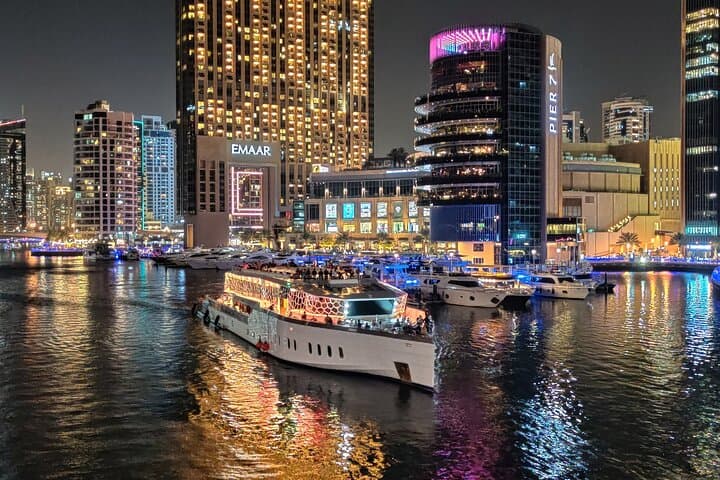 Dubai Luxury Yacht Dinner Cruise