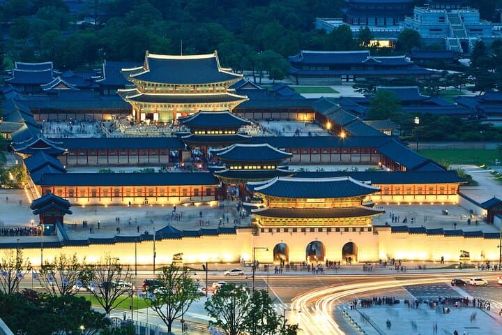 Walking Tour with Gyeongbokgung Palace, Bukchon, Insadong