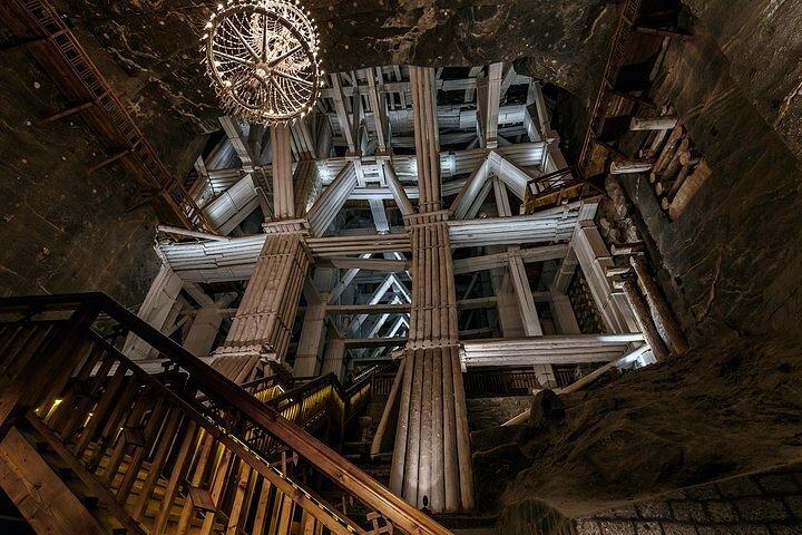 アウシュヴィッツ ビルケナウと岩塩坑 (専用送迎付き)