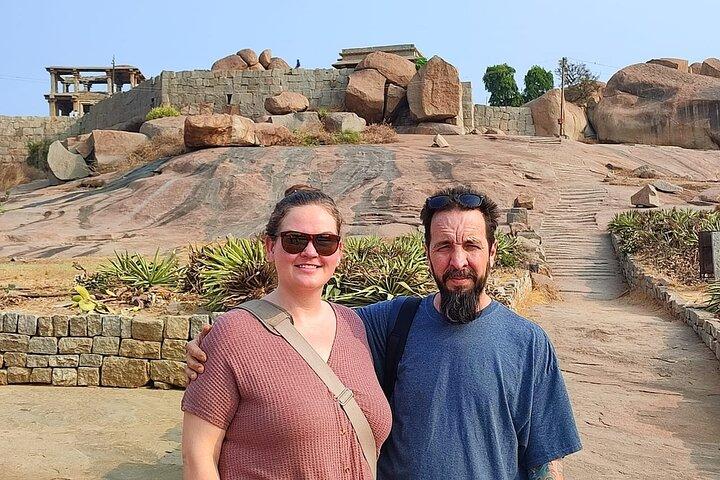 Hubli til Hampi, Badami, Anshi National Park og Goa Beach Tour