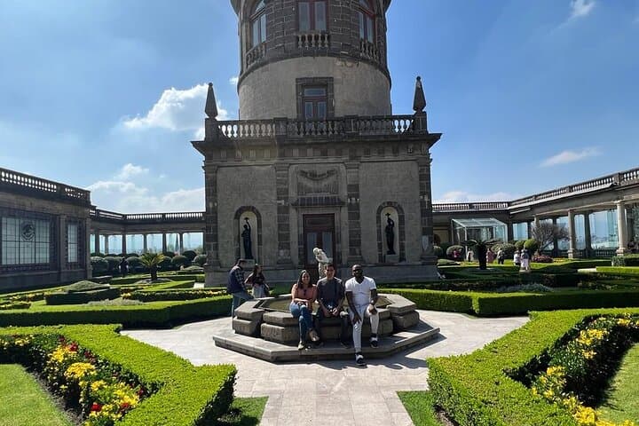 PRIVATE Tour Chapultepec Castle - Tickets Included