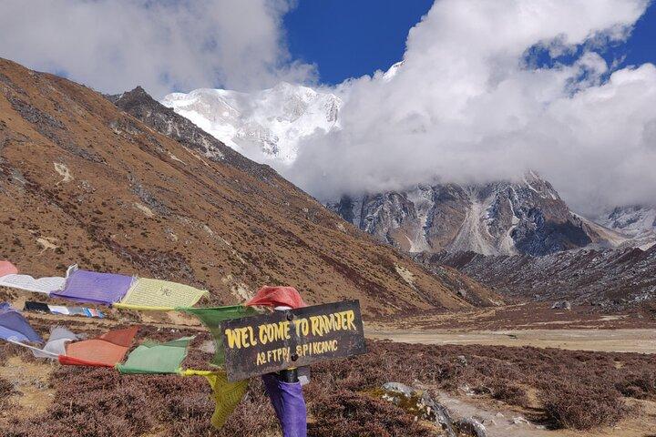 Wanderung zum Kanchenjunga-Basislager