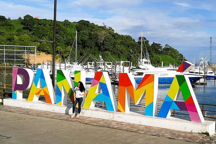 パナマシティとパナマ運河半日ツアー