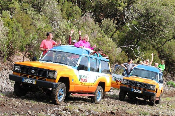 Bestselling Wine Tour, Tasting Experience & Skywalk 4x4 Adventure