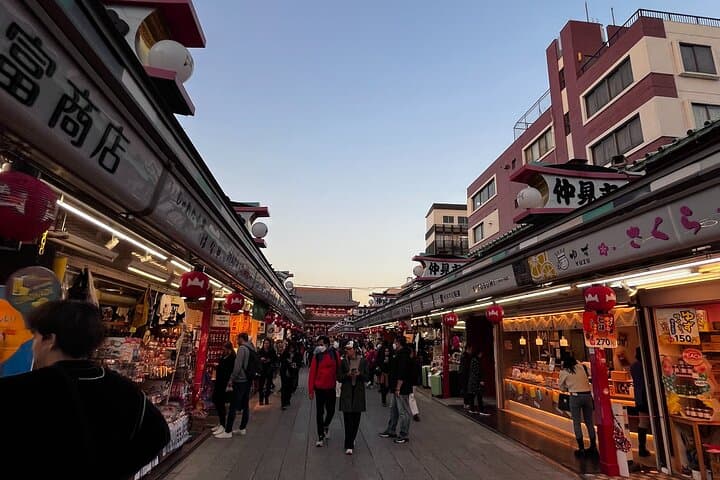 Tokyo: Old Town Asakusa Guided Tour -Senso-ji Temple Visit