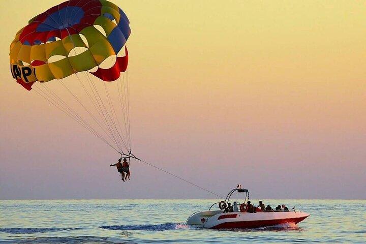 Parasailing a Sharm El Sheikh con trasferimento privato