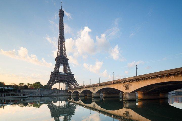 Toegang tot de Eiffeltoren met optionele top en Seinecruise