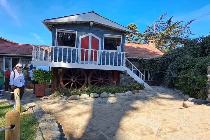 Isla Negra und Undurraga Weintour: Kunst und Verkostungen