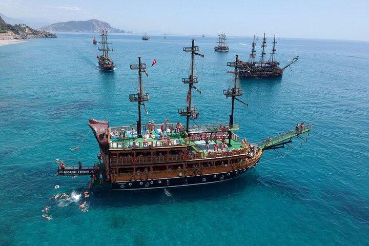 Piratbådtur med skumfest i Alanya