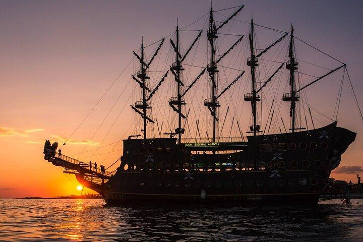 Piratbådtur med skumfest i Alanya