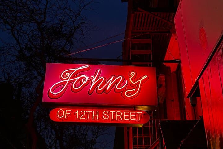 New York City Mafia and Local Food Tour led by NYPD Guides