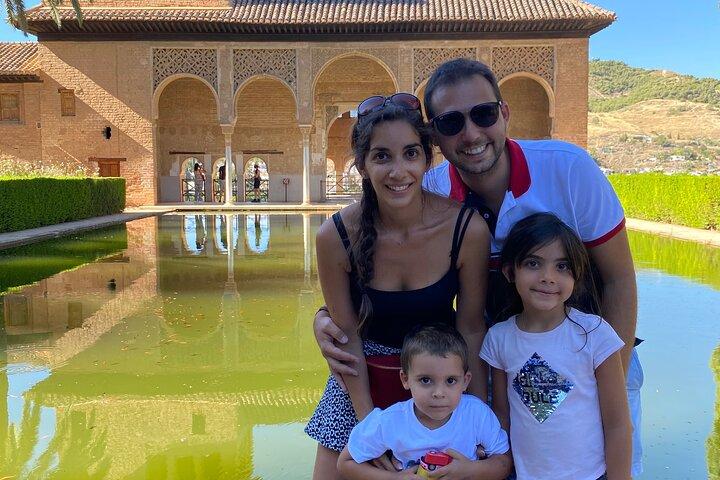 Visita à Alhambra com guia oficial privado em Granada