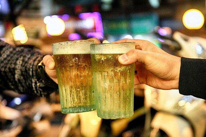 Excursão a pé para pequenos grupos em Hanói Street Food com guia local