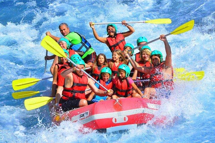 9 Stunden Rafting, Buggy-Safari und Zipline-Abenteuer ab Kemer
