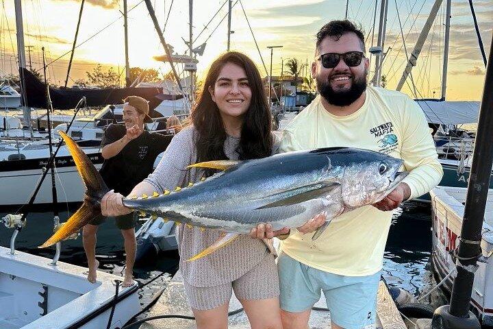 Charter di pesca privata al tramonto di 4 ore