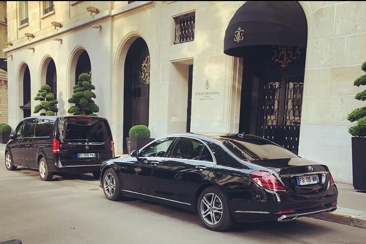 Private Transfer from Paris Train Stations to Hotels