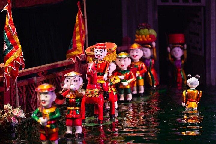 Water Puppet Show no Golden Dragon Theatre