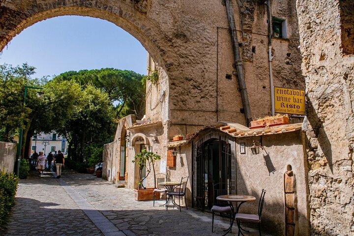 Positano, Amalfi e Ravello Small Group por Minivan de Sorrento