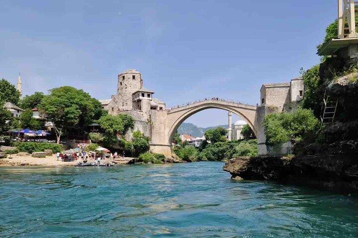 Private authentische Tour Mostar-Medjugorje-Karavice – lokales Essen