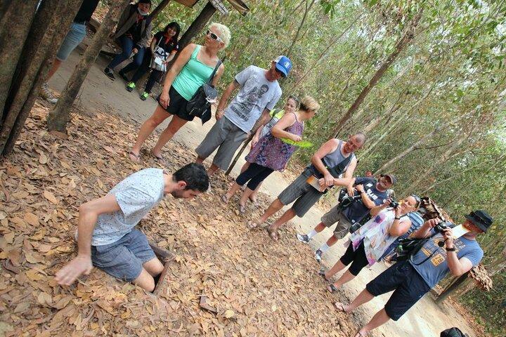 Udforsker Cu Chi Tunnels Tour i HCM City