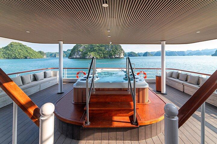 Iris Luxus-Kreuzfahrt in der Halong-Bucht ab Hafen