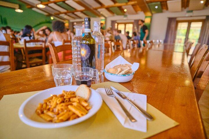 Toscana Tour : Pisa, Siena, San Gimignano + Lunch & Vinparning