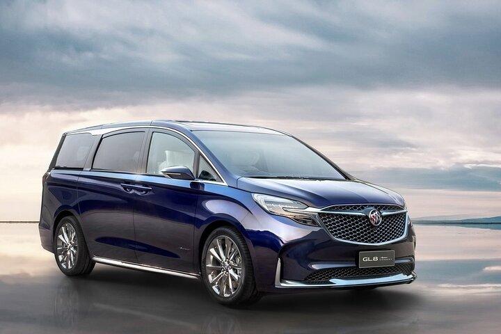 Shanghai alleine mit englischem Chauffeur von Limousine oder Minivan