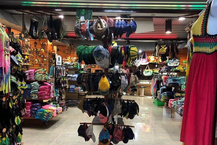 Private Blue Hole und Souvenir Shopping Tour Ocho Rios Jamaika