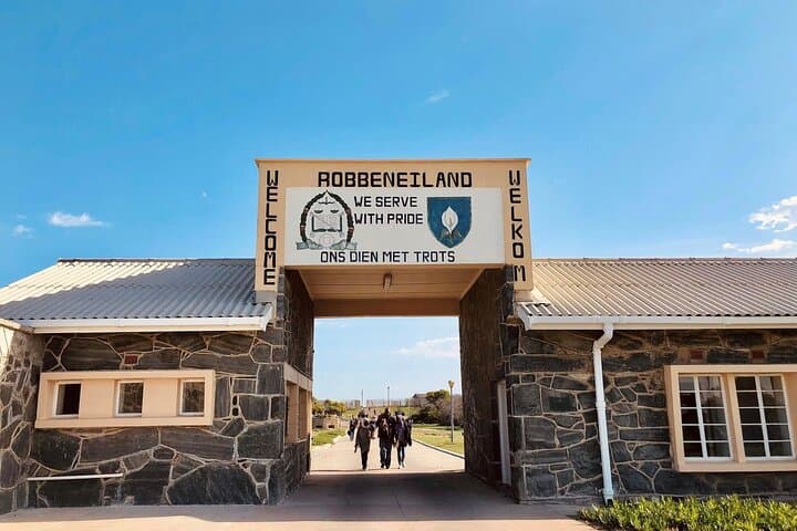 Robben Island Two Oceans Aquarium and Sunset Cruise