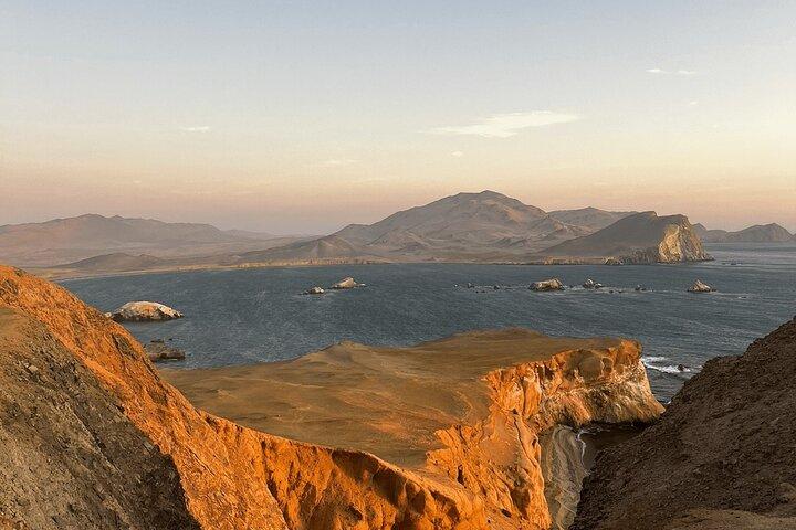 Golden Shadows Ekspedition Trekking Paracas National Reserve