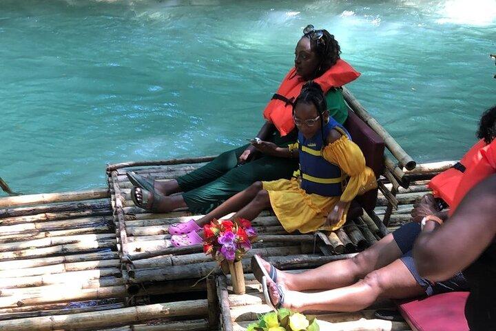 White River Bamboo River Rafting em Ocho Rios
