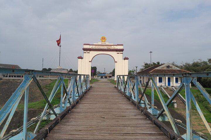 Trasferimento privato da Hue a Phong Nha tramite DMZ e visite turistiche