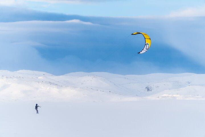 Curso guiado de kite de nieve de 2 días en Hardangervidda