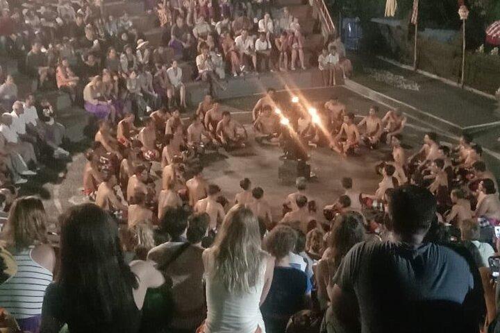 Spectaculaire Kecak Dance Uluwatu et Jimbaran Beach