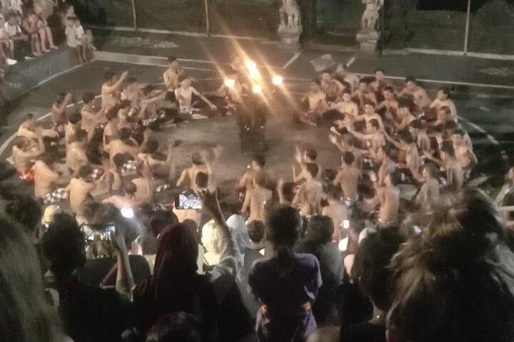 Spectaculaire Kecak Dance Uluwatu et Jimbaran Beach