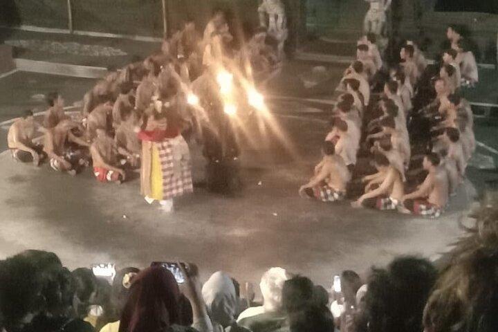 Spectaculaire Kecak Dance Uluwatu et Jimbaran Beach