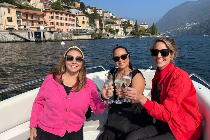 6 hour boat tour with captain on Lake Como