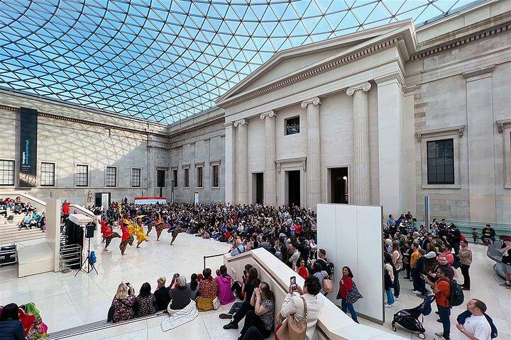 Marvels at the British Museum: Rosetta Stone, Parthenon, Mummies