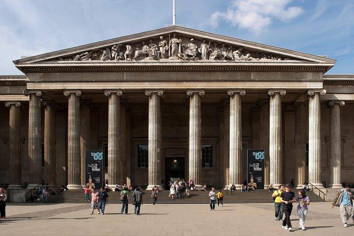 Marvels at the British Museum: Rosetta Stone, Parthenon, Mummies