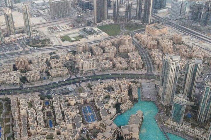 Dubai Burj Khalifa 124+125 Floor Entry ticket with Treat At Cafe