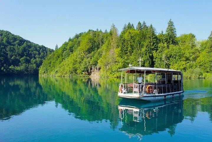 Privé sightseeingtour Plitvicemeren vanuit Zagreb met overstap