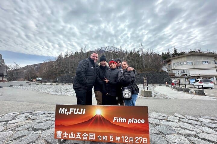 Private Mount Fuji and Hakone City Tour In luxury car from Tokyo